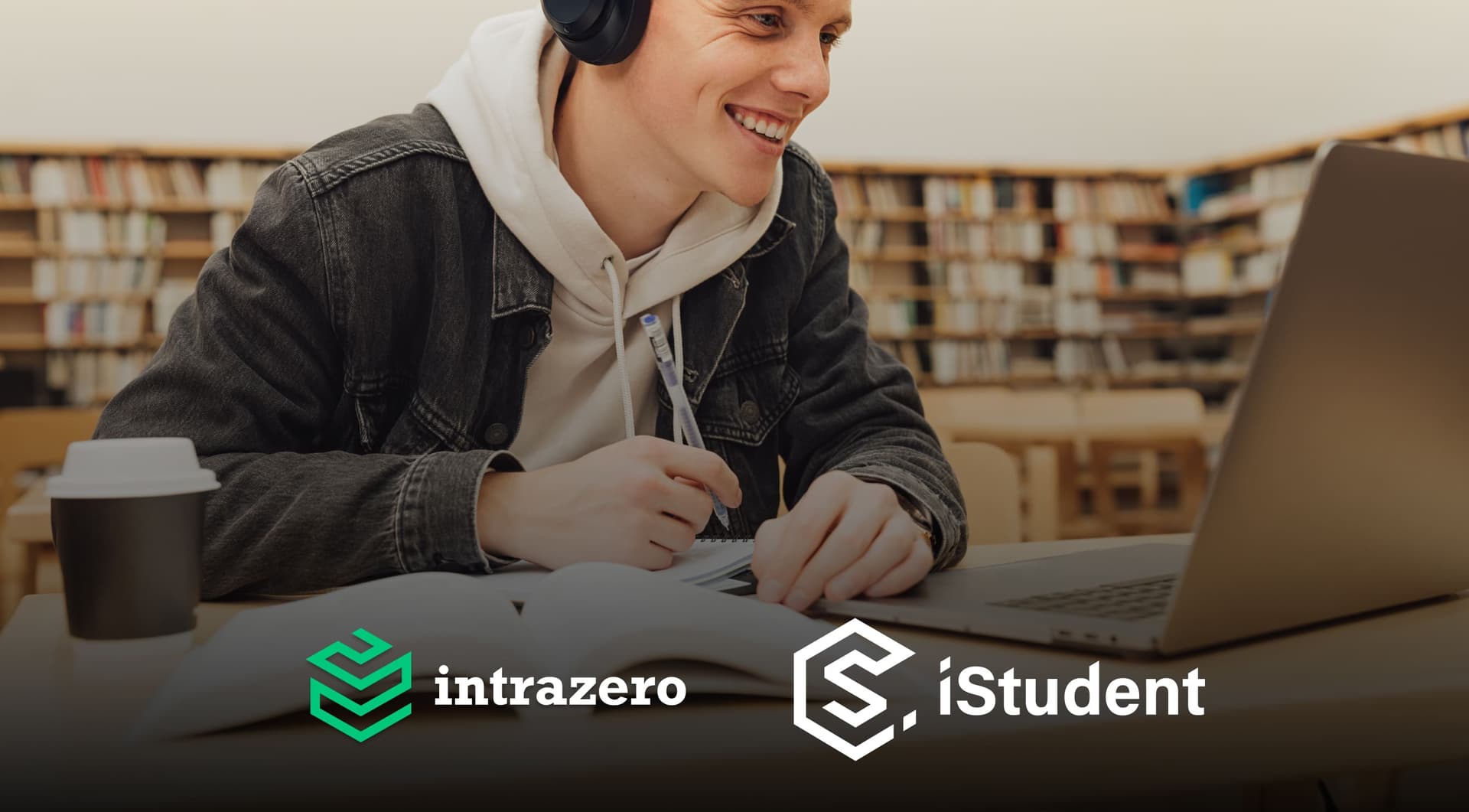  التحوّل نحو التعليم الهجين: كيف يدعم iStudent مستقبل التعلم